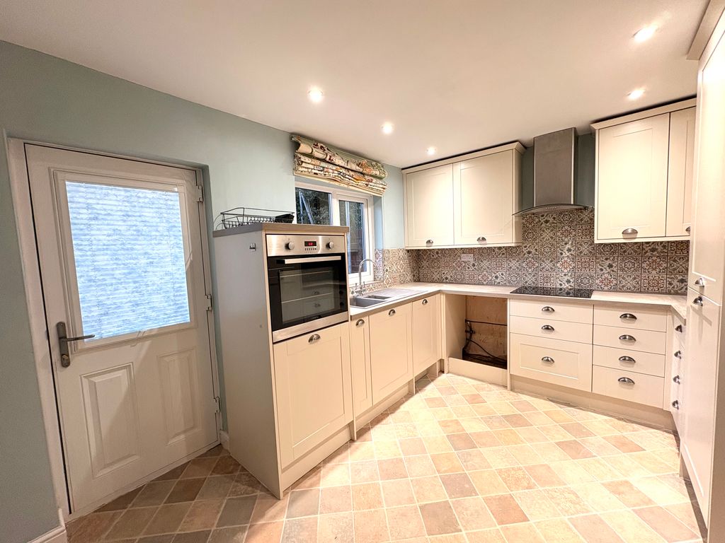 Property photo 1 of 19 Bedroom 1