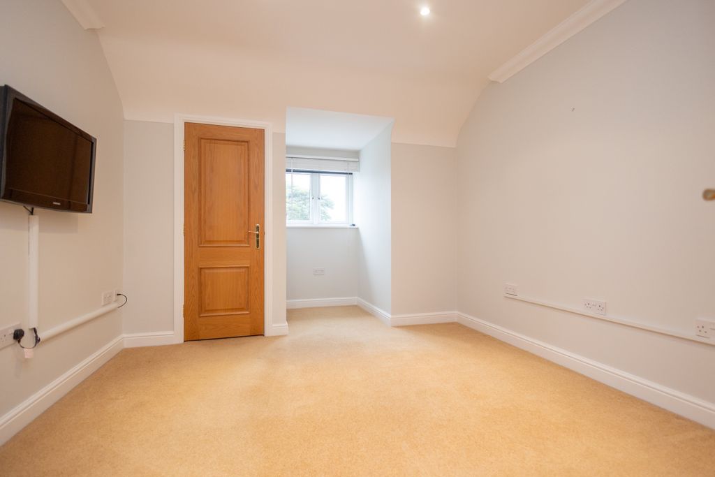 Additional image 13 of 3 bed flat to rentDe Mauley Court, 3 De Mauley Road, Canford Cliffs BH13