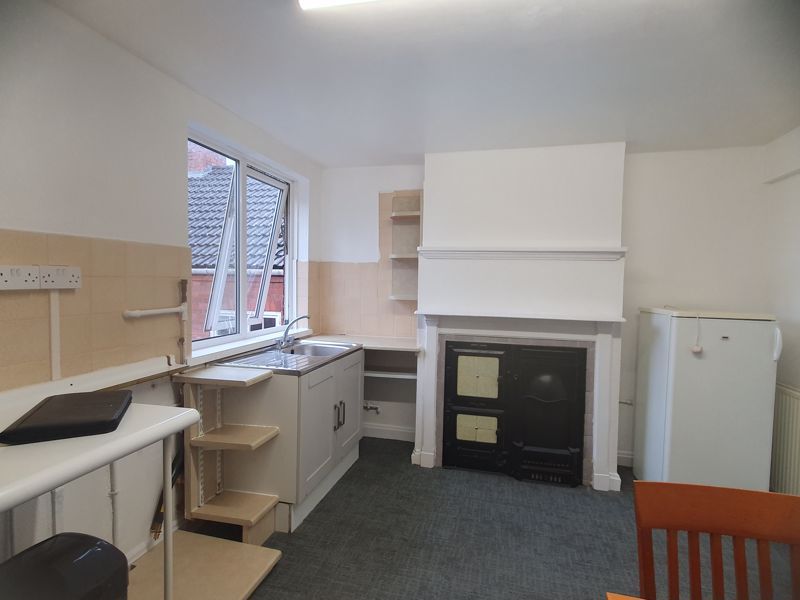 Property photo 2 of 8 Photo 6