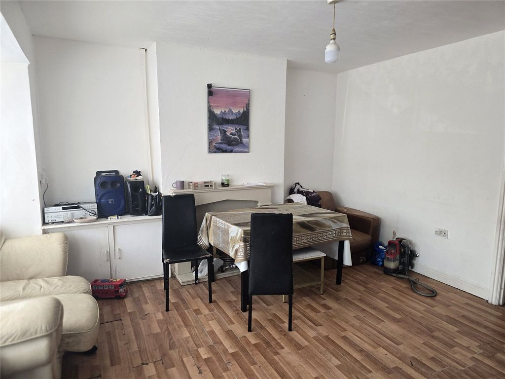 Property photo 2 of 10 Picture No. 06