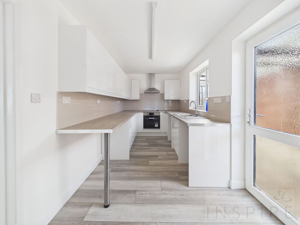 Additional image 10 of 4 bed detached house to rentFarhalls Crescent, Horsham RH12