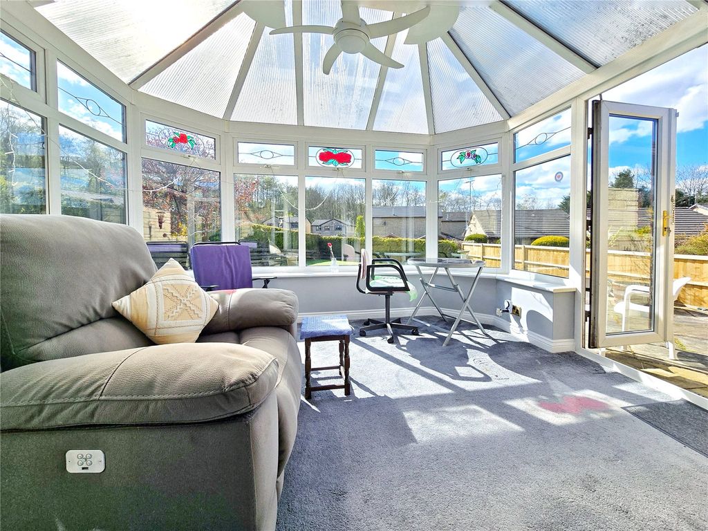 Property photo 2 of 15 Conservatory
