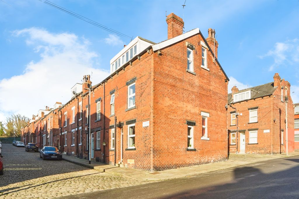 Property photo 2 of 21