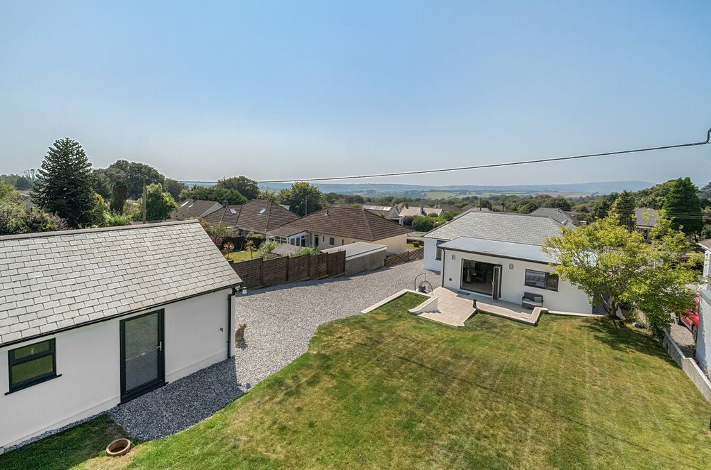 Property photo 3 of 18 1339869-3-689B74F...