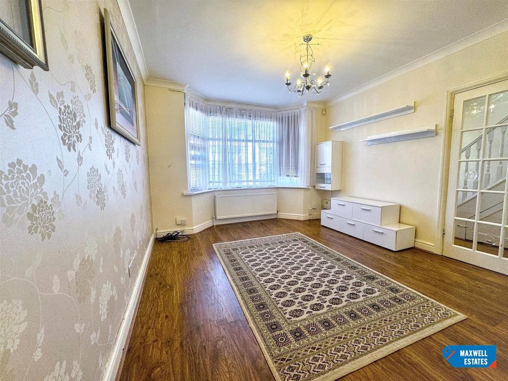 Property photo 3 of 19 3