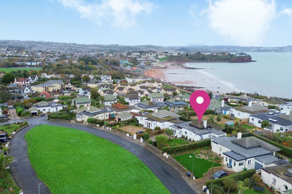 Property photo 2 of 25