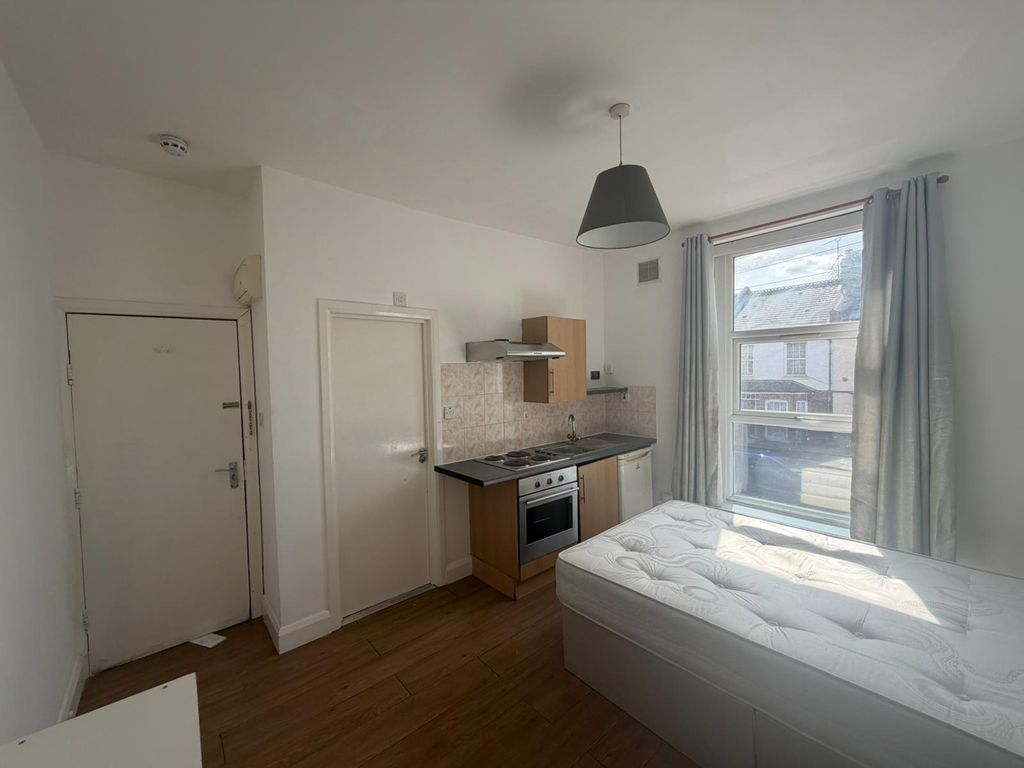 Property photo 2 of 3