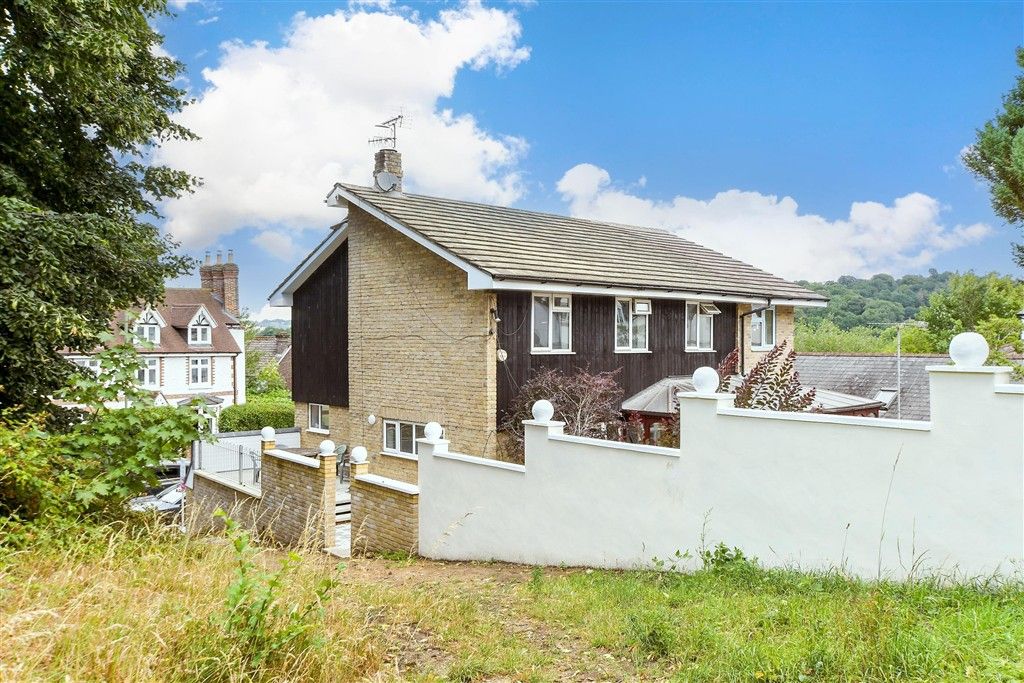 Property photo 3 of 16 Side Elevation