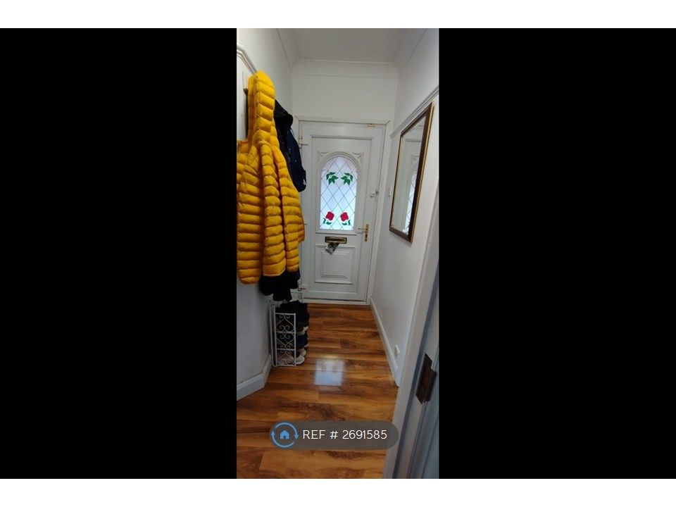 Property photo 2 of 33 Corridor