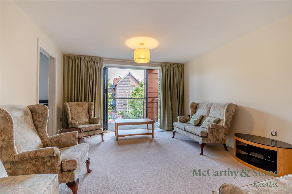 Property photo 3 of 17 8704268-Interior14.Jpg