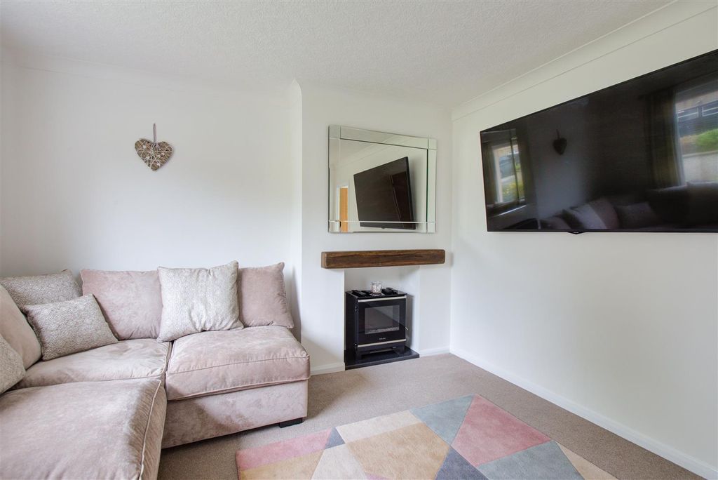 Property photo 2 of 18