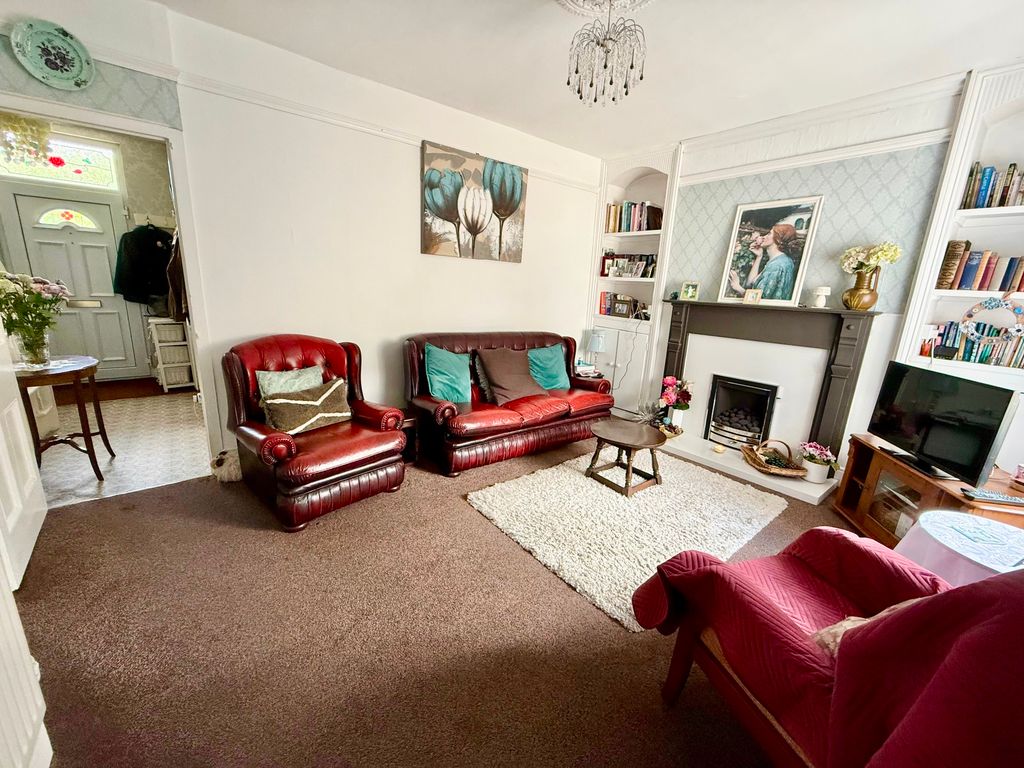 Property photo 2 of 35