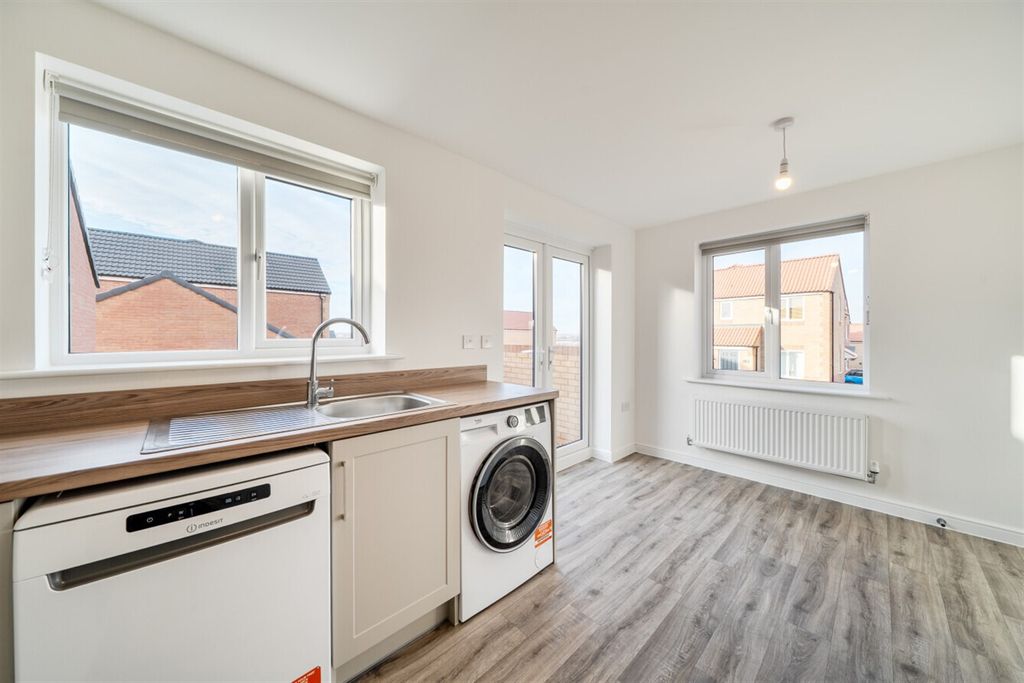 Property photo 2 of 9 Kitchen/Diner