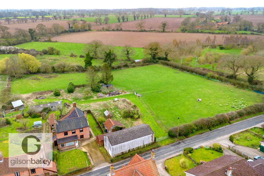 Property photo 2 of 23