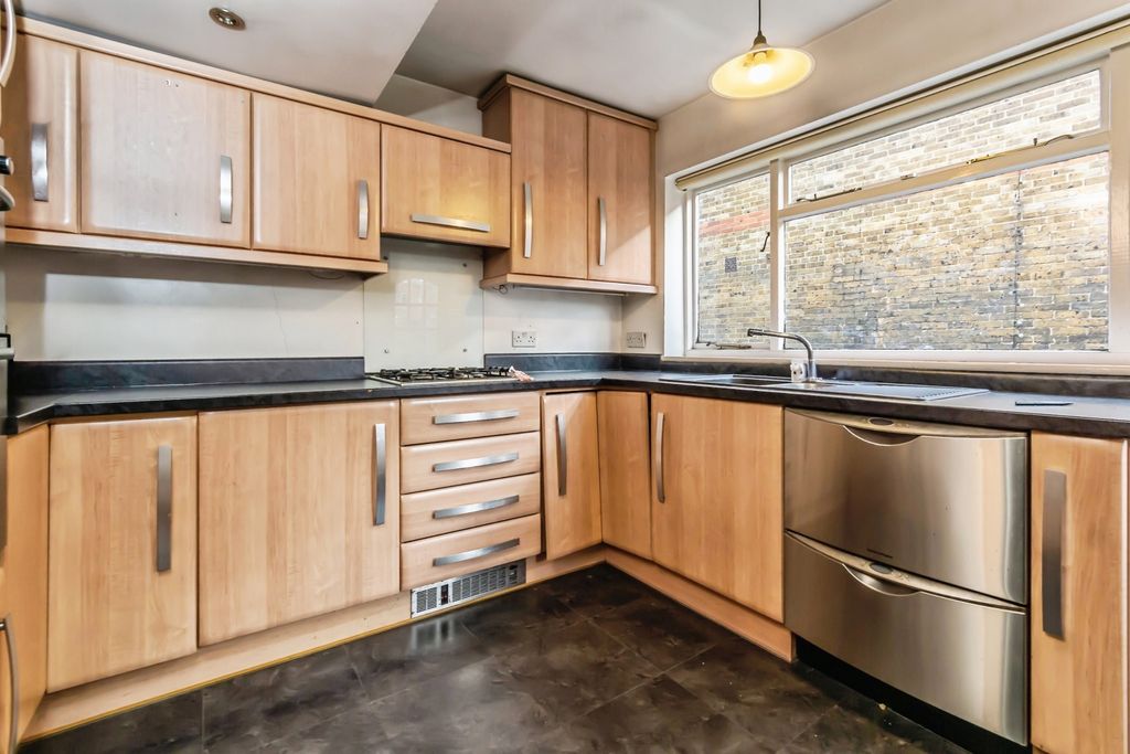 Property photo 3 of 20 Pbox-Img.Jpg