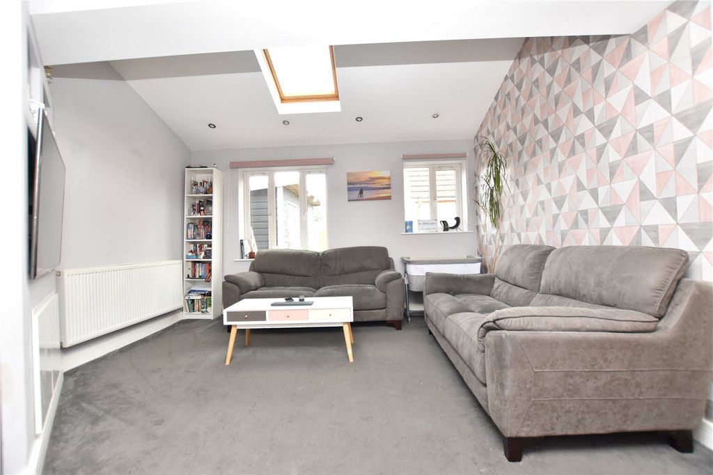 Property photo 2 of 21 Picture No. 29