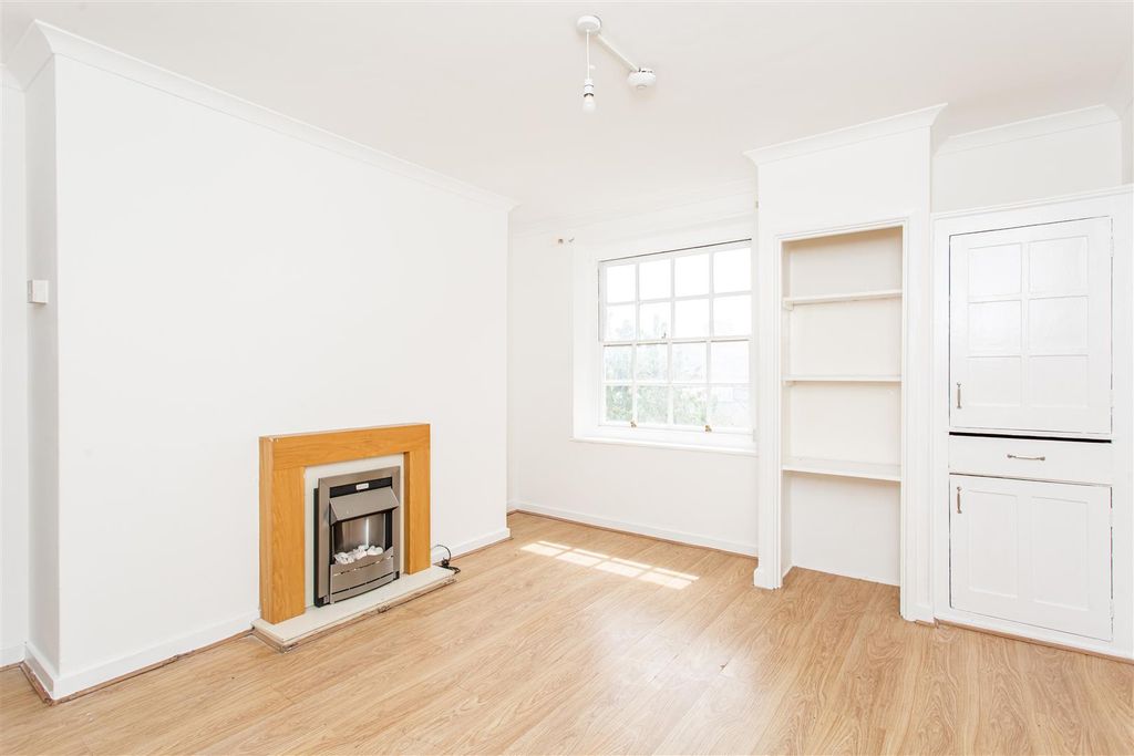 Property photo 2 of 8 Reception