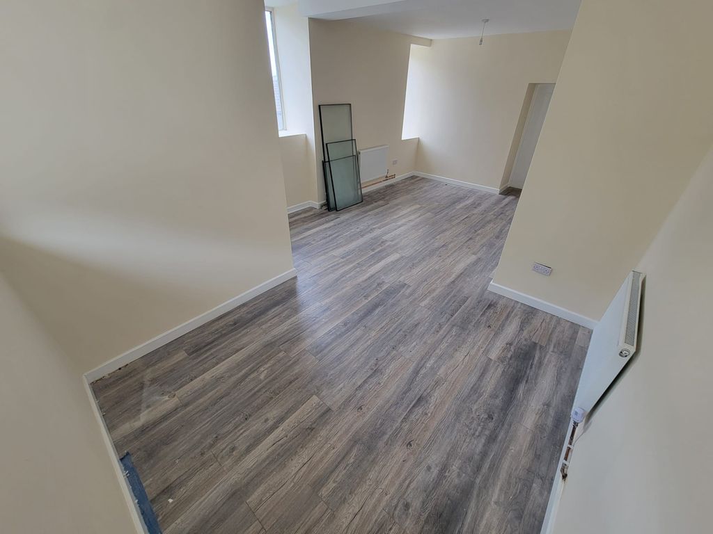 Property photo 2 of 11 Gallery