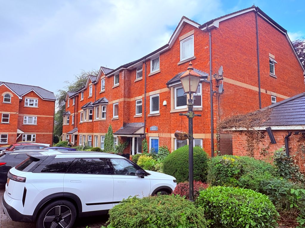 Property photo 1 of 17 External