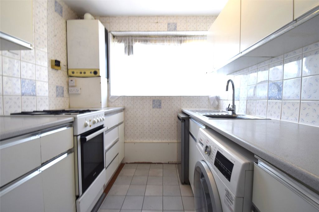 Property photo 3 of 7 Kitchen