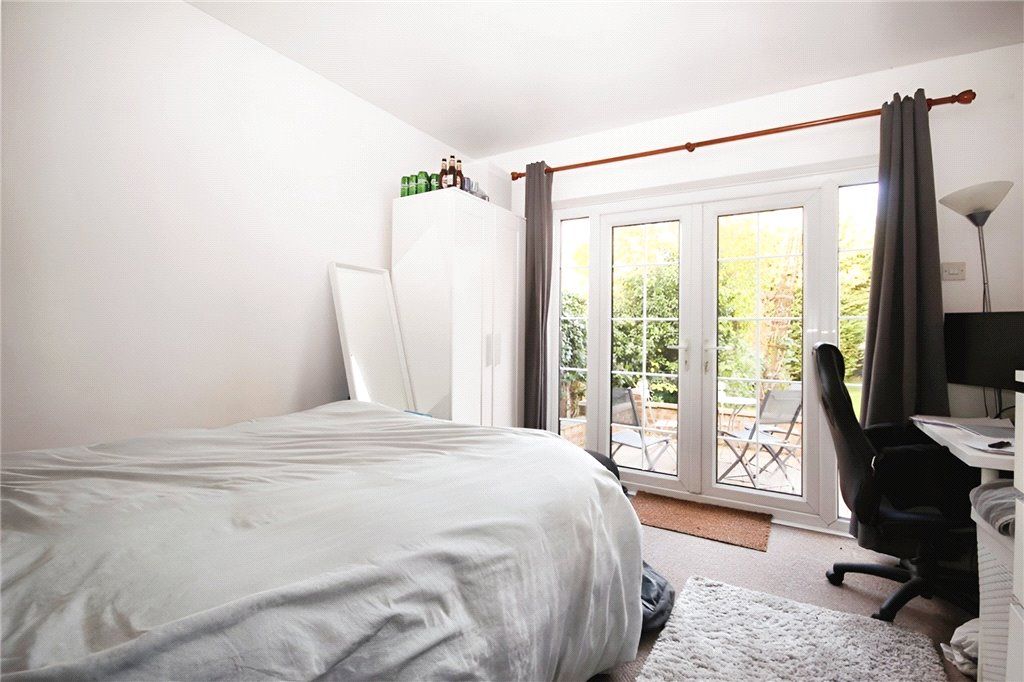 Property photo 3 of 10 Bedroom