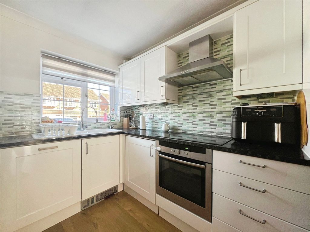 Property photo 2 of 20 Picture No. 17