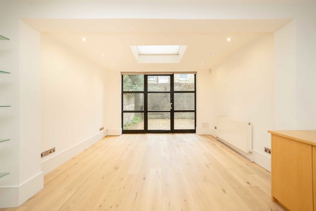 Property photo 3 of 8