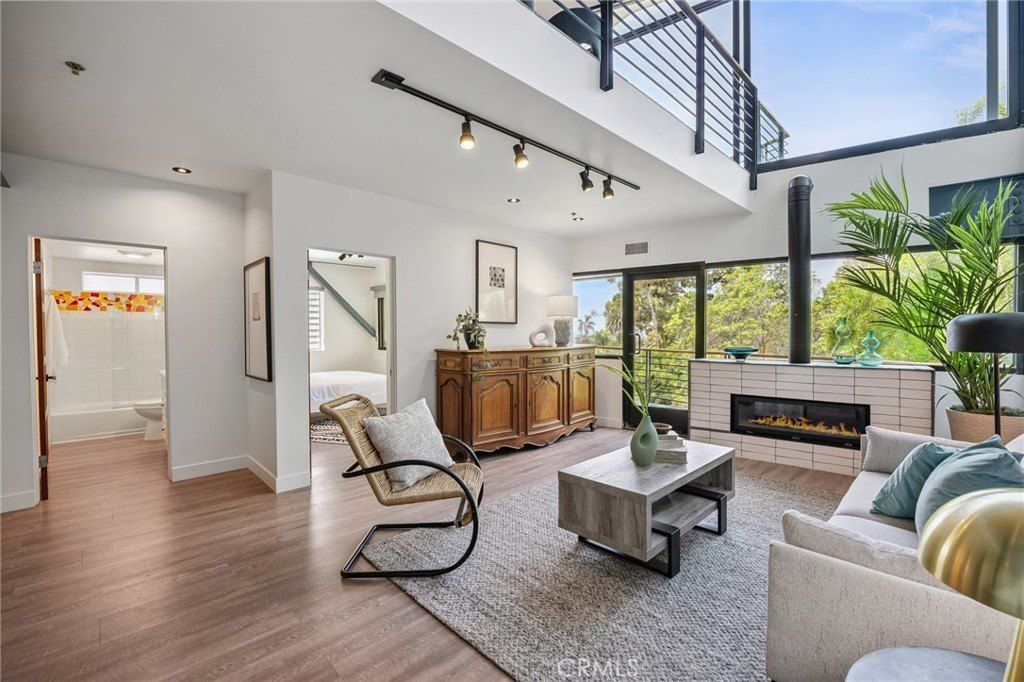 Property photo 3 of 45