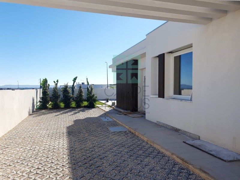 Property photo 3 of 33