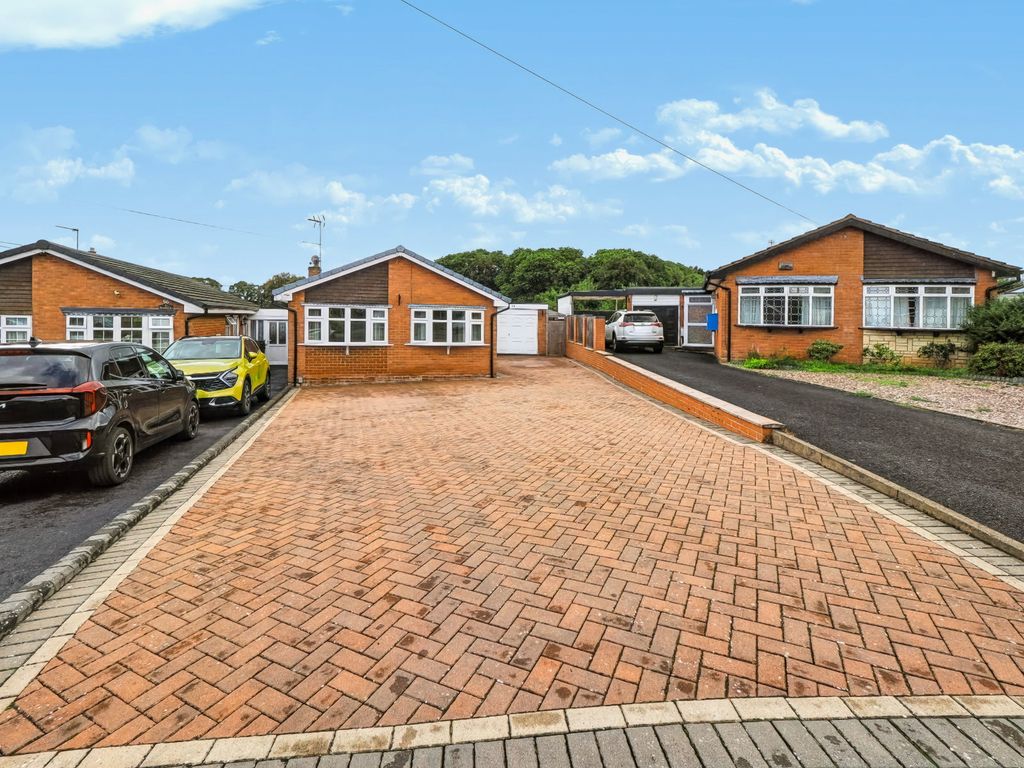 Property photo 2 of 32