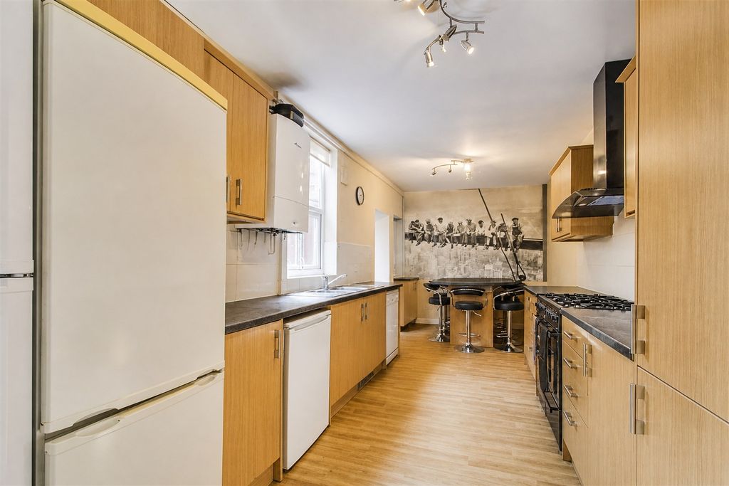 Property photo 3 of 51 Approach