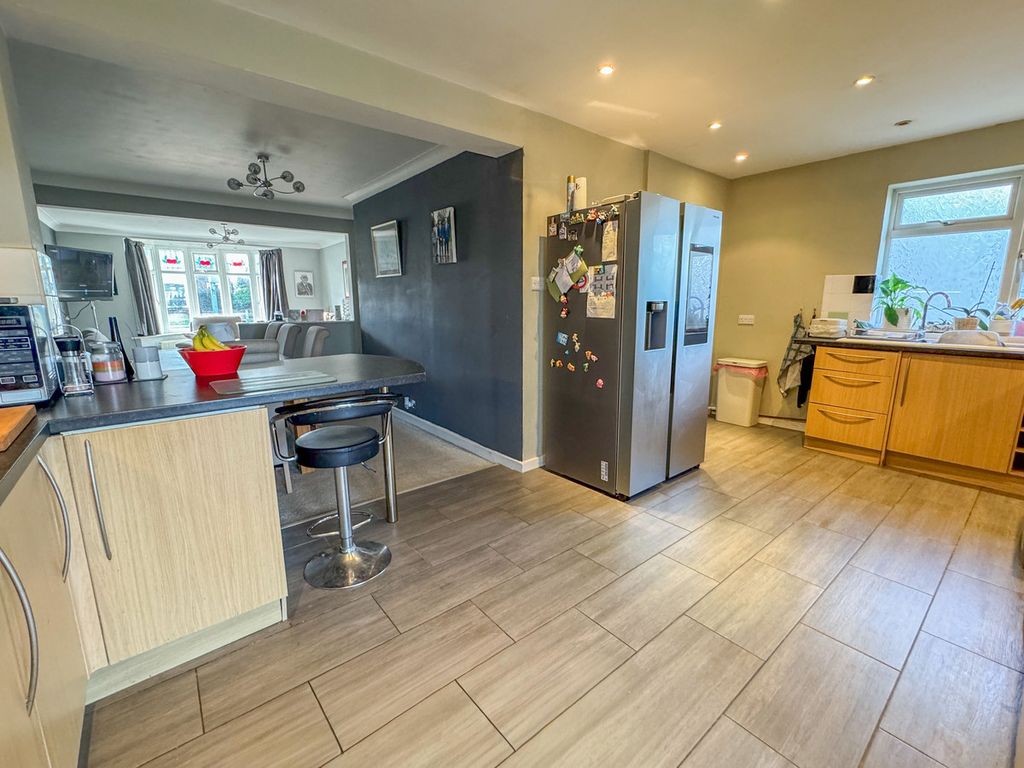 Property photo 2 of 25