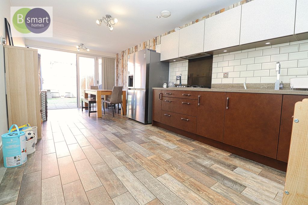 Property photo 3 of 15 Img_8402