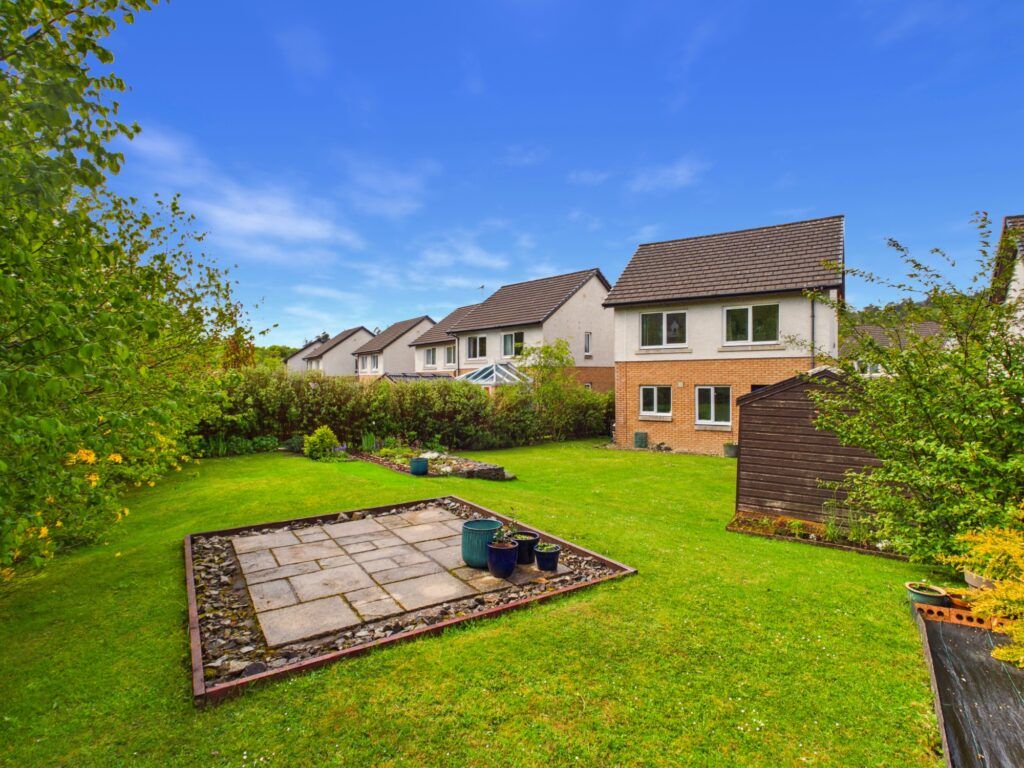 Property photo 2 of 32