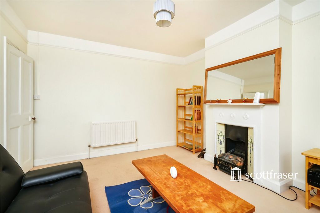 Property photo 2 of 9 Picture No. 01