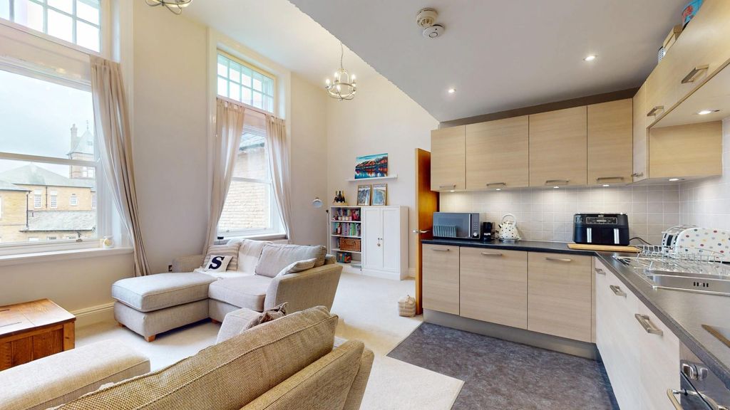 Property photo 2 of 17 24-Buckden-Crt-10032025_152441.Jpg