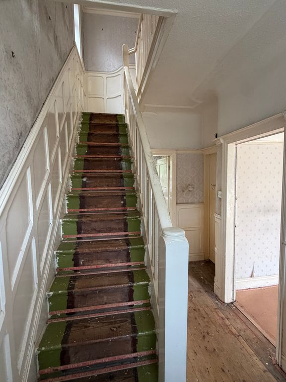 Property photo 3 of 26 Image00010