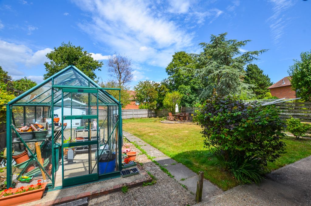 Property photo 3 of 23