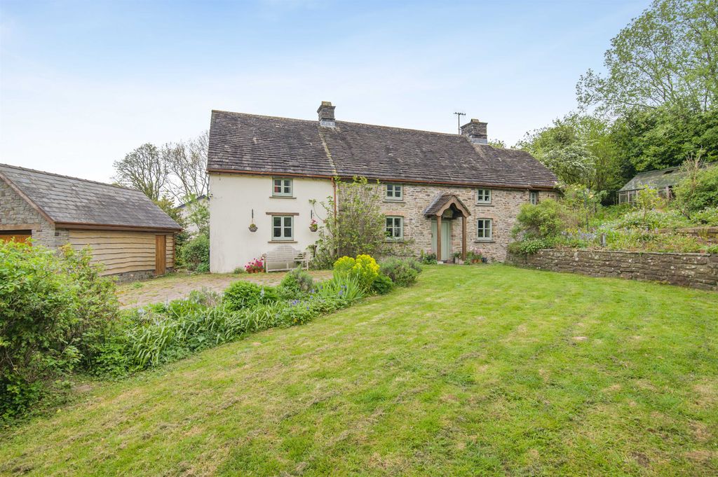 Property photo 1 of 32