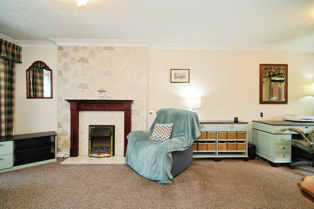 Property photo 3 of 25