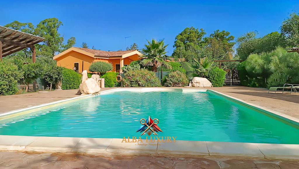 Property photo 2 of 35