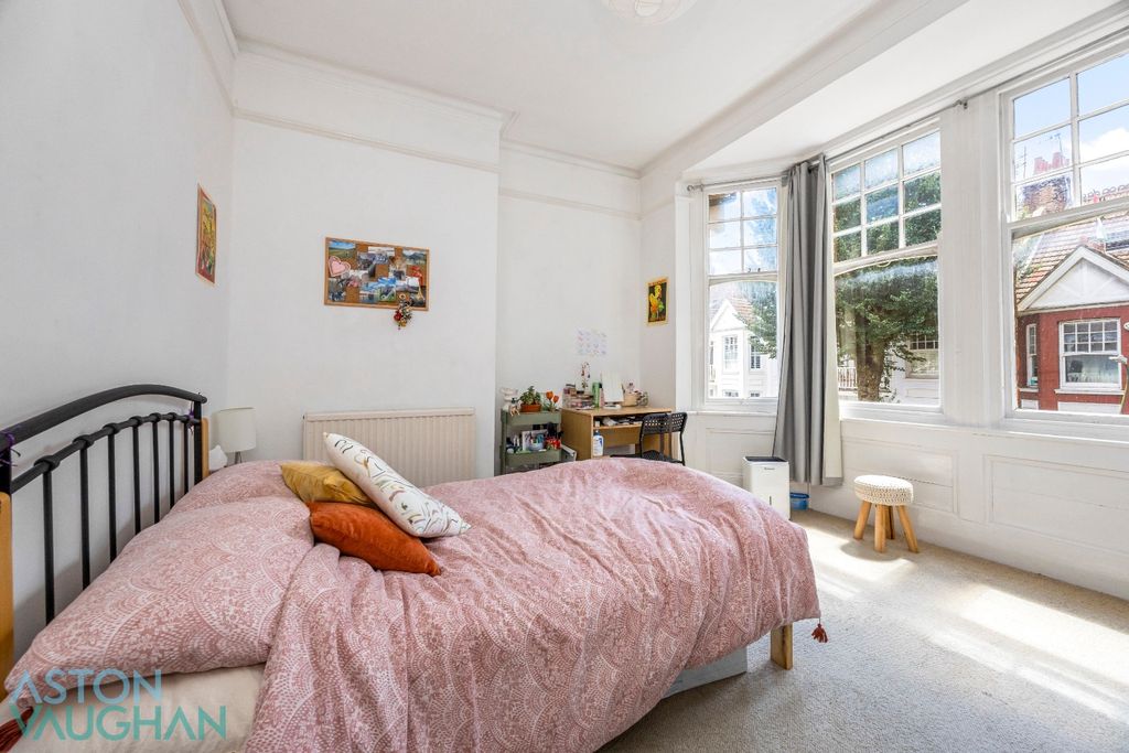 Property photo 1 of 10 4630930