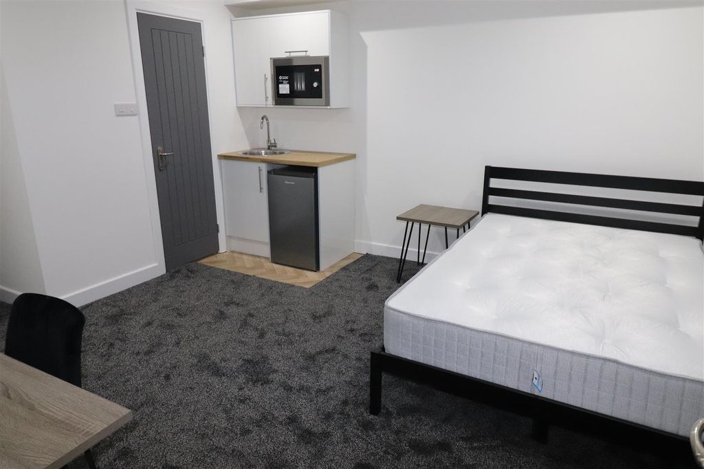 Property photo 2 of 8 78 Charter (4).Jpg