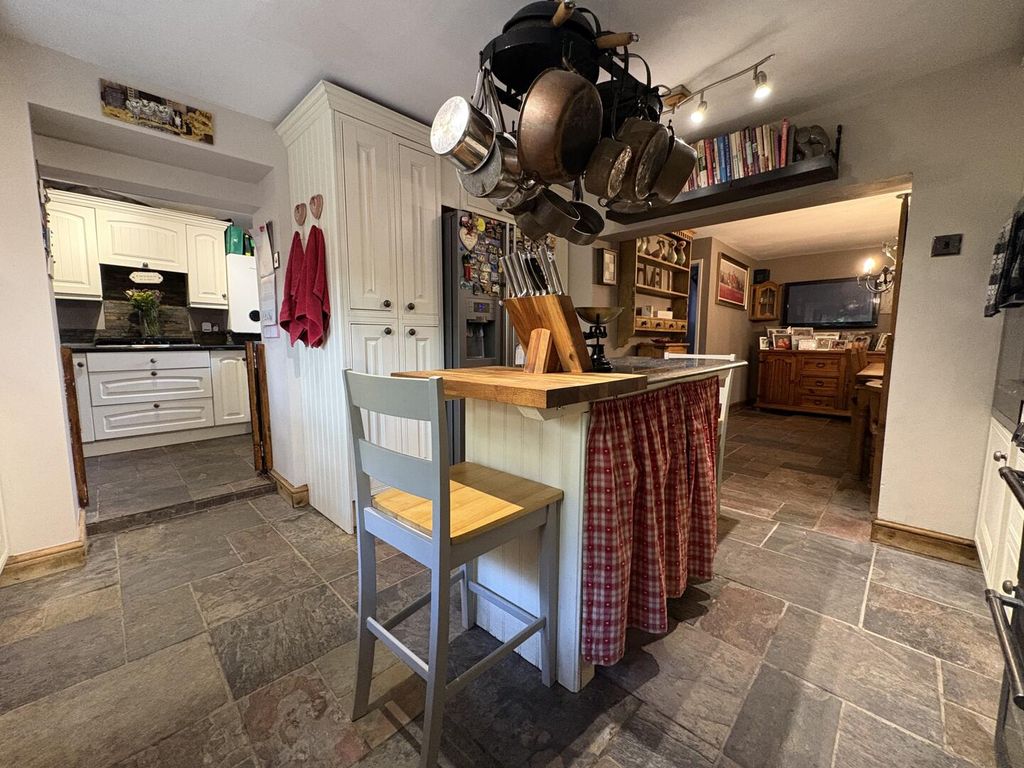 Property photo 3 of 47 Kitchen