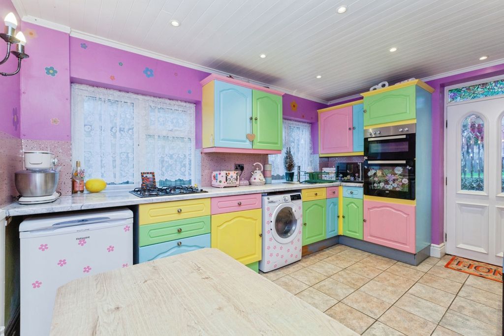 Property photo 2 of 18 Pbox-Img.Jpg