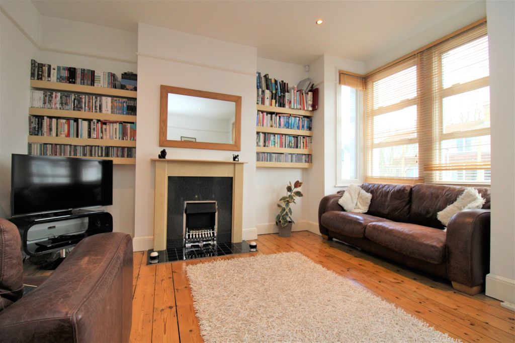 Property photo 2 of 10