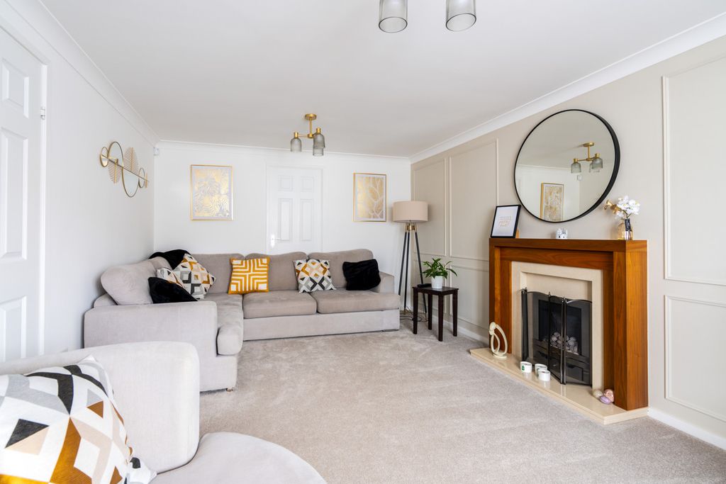 Property photo 2 of 24