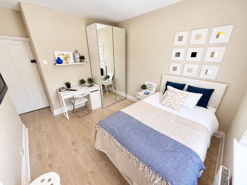 Property photo 1 of 5 5910070