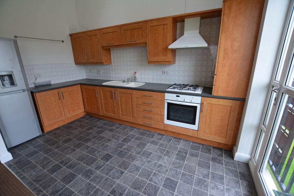 2 bed flat for saleLowbridge Walk, Claremont, Bilston, West Midlands WV14 photo 5