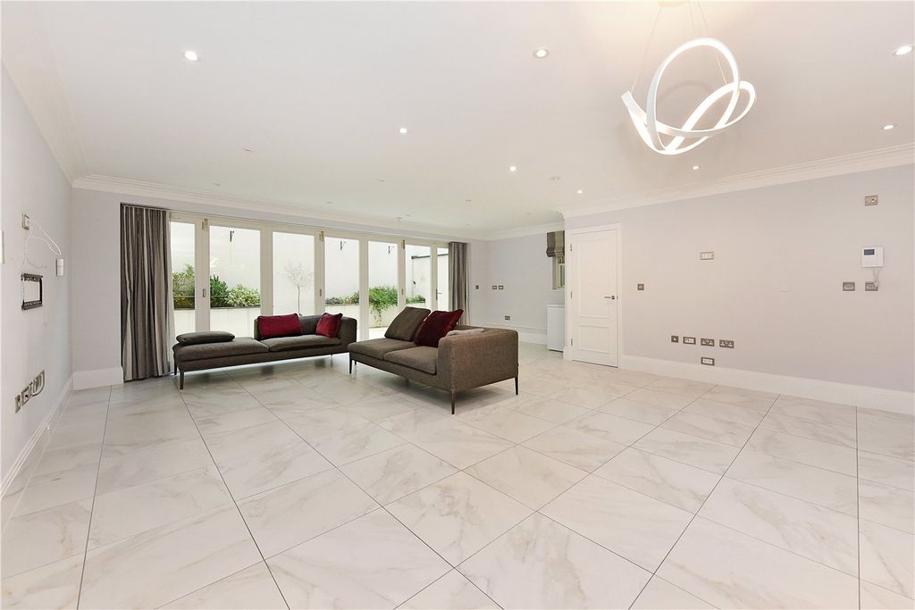 Property photo 3 of 12 Picture No. 04